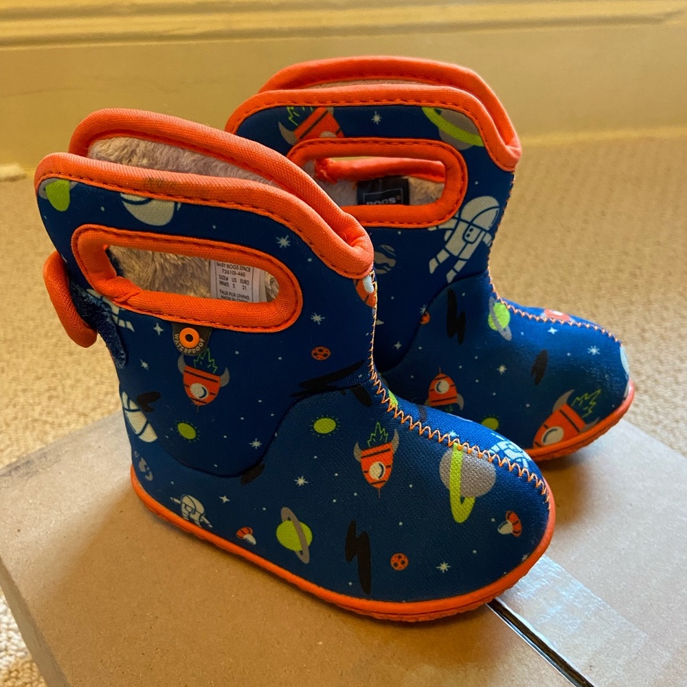 Toddler Bogs-like new